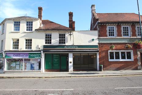 Double Fronted Shop To Let - Hertford SG14