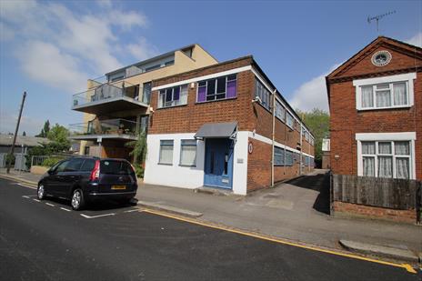 Freehold Offices With Storage For Sale - Cricklewood NW2