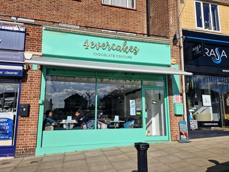 Class E Shop To Let - London N21