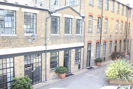 Studio in Converted Period Warehouse For Sale - Stoke Newington N16