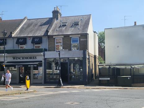 Freehold shop and Upper Parts - Winchmore Hill N21
