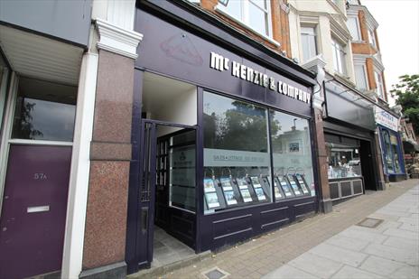 Shop To Let - Winchmore Hill N21